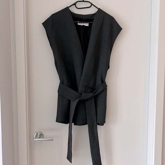 ZARA WAISTCOAT LIKE NEW - Picture 2 of 6